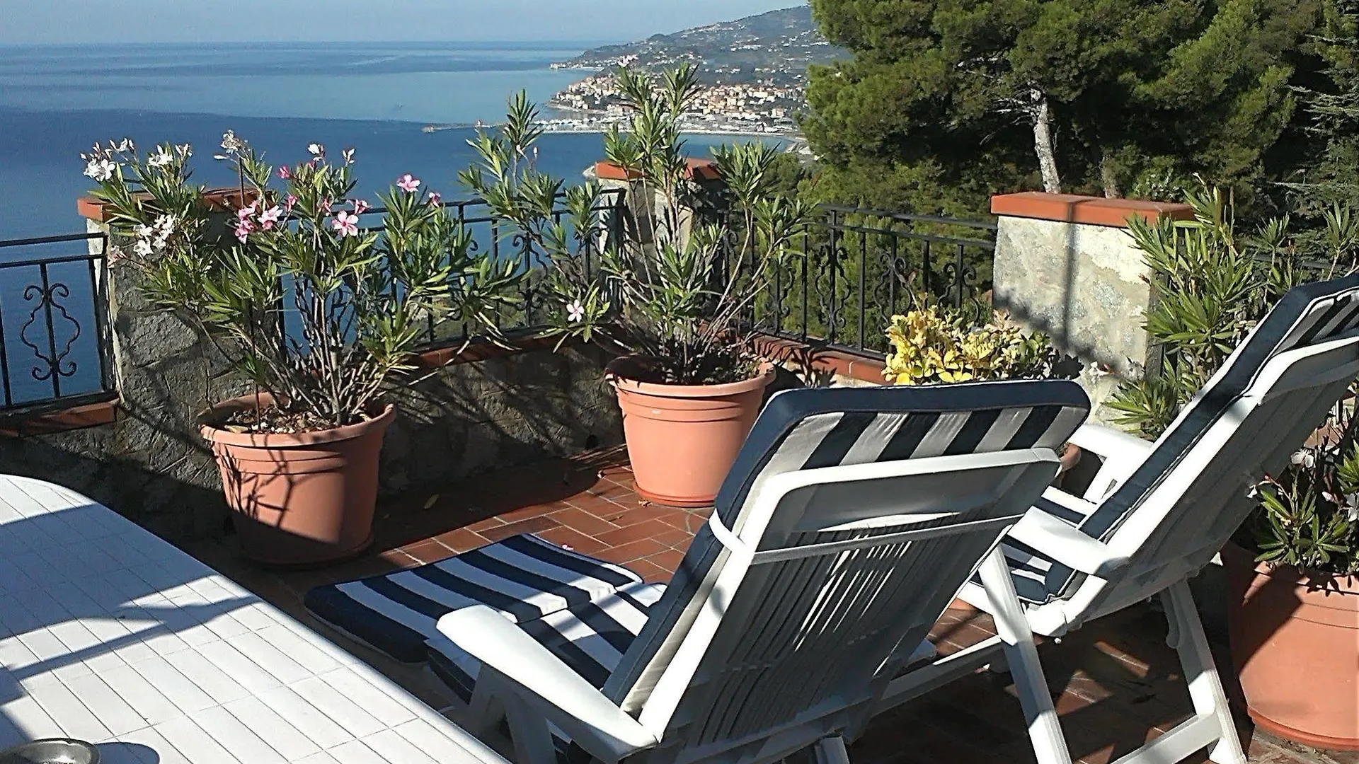 B&B Ethnohotel Rosa Dei Venti Imperia Bed & Breakfast